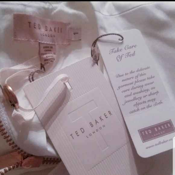 Ted Baker Dayzey A-Line Lace Panel Dress
Brand - Picture 6 of 7